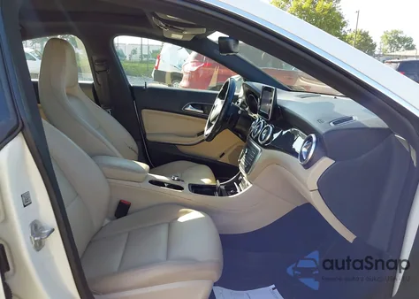 2015 Mercedes-Benz Cla 250 z USA, uszkodzony, nr VIN WDDSJ4EBXFN184548